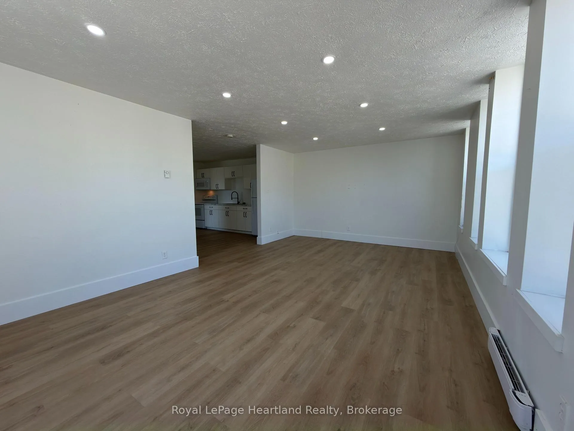 Photo 14 of Unit 3, 6 Isaac Street, Central Huron, Clinton — HOMEH
