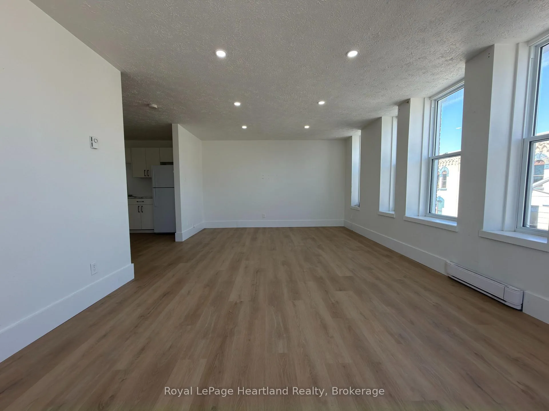 Photo 15 of Unit 3, 6 Isaac Street, Central Huron, Clinton — HOMEH