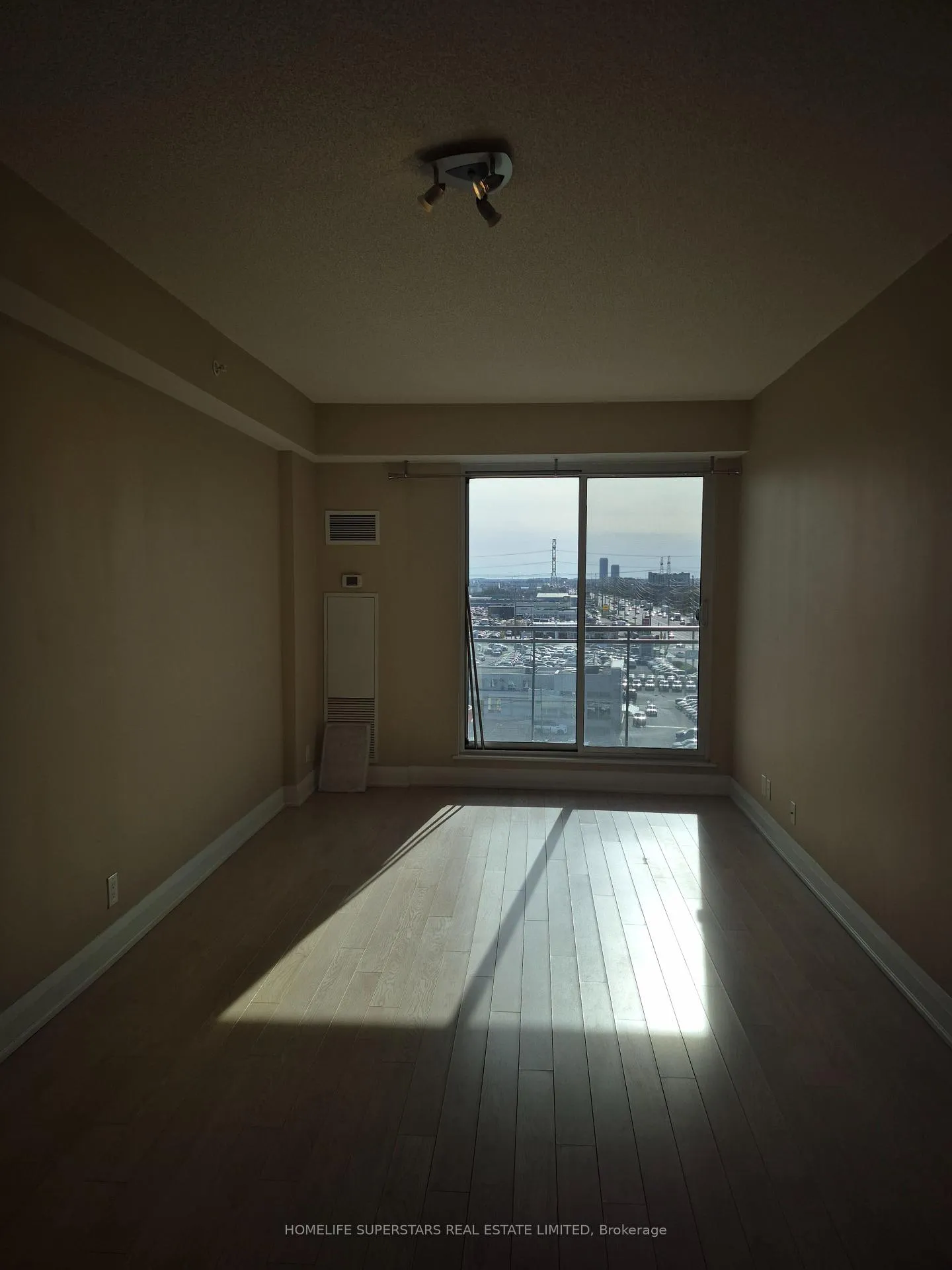 Photo 11 of Unit 803, 12 Woodstream Boulevard, Vaughan, Vaughan Grove — HOMEH