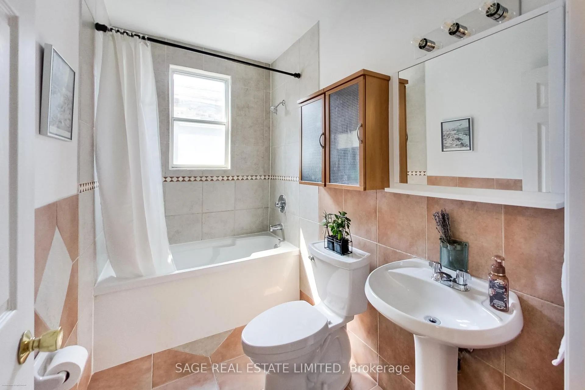 Photo 24 of 62A Galley Avenue, Toronto, Roncesvalles — HOMEH