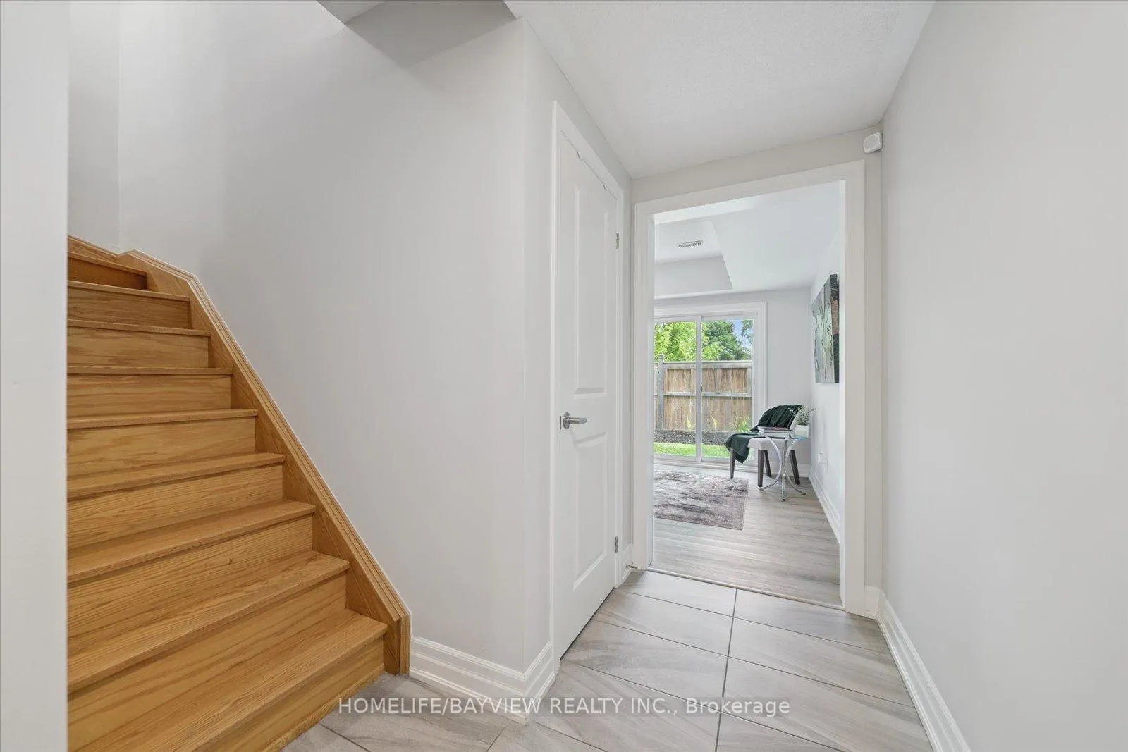 Photo 5 of Unit 3, 384 Arctic Red Drive, Oshawa, Windfields — HOMEH