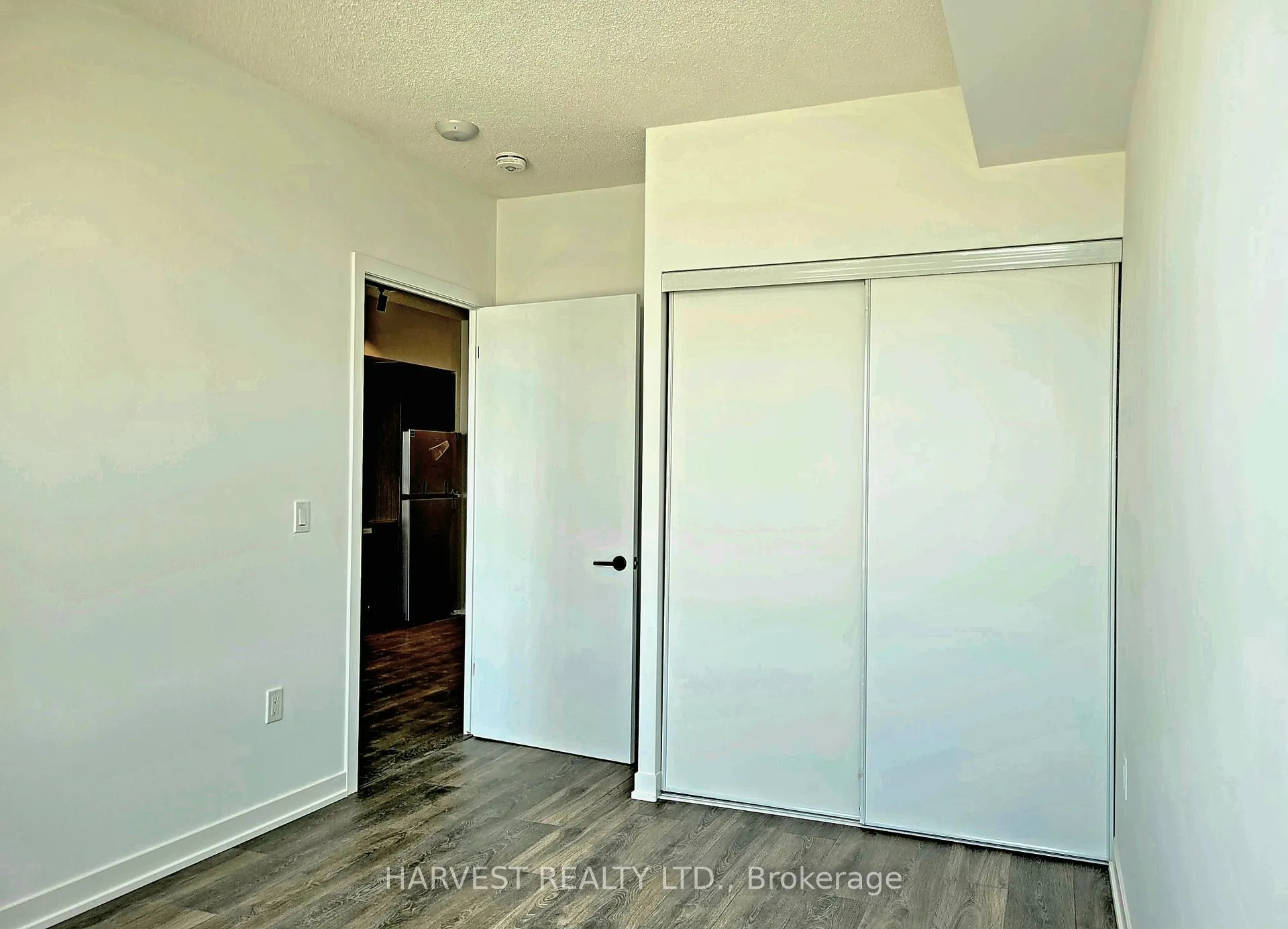 Photo 16 of Unit C1006, 4878 Powers Common, Burlington, Alton — HOMEH