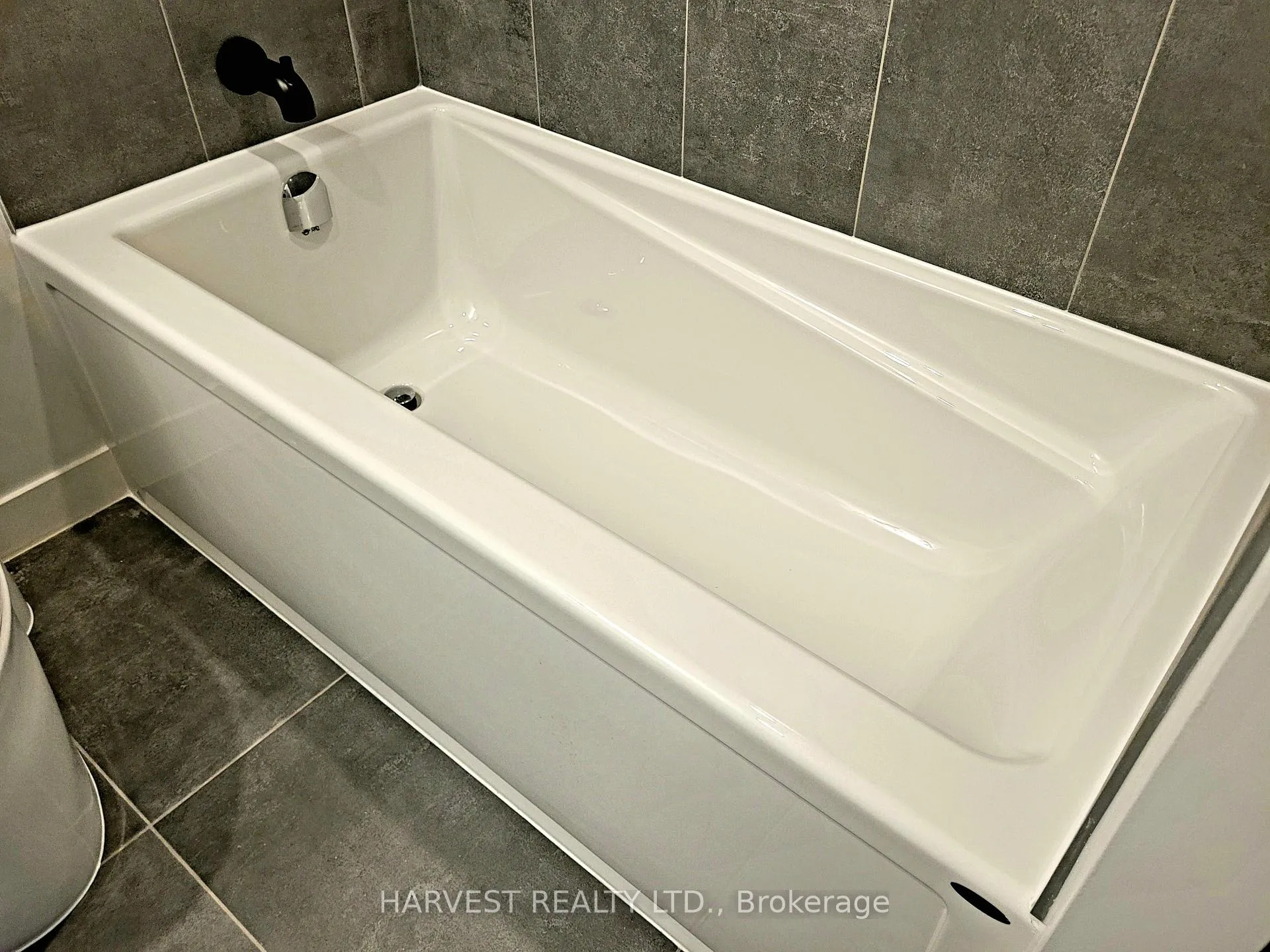 Photo 21 of Unit C1006, 4878 Powers Common, Burlington, Alton — HOMEH