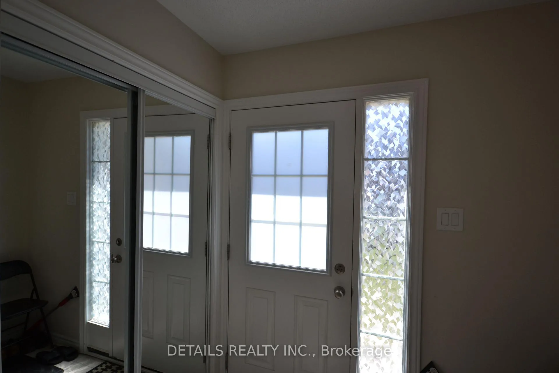 Photo 3 of 711 Juneberry Lane, Ottawa, Kanata - Emerald Meadows/Trailwest — HOMEH