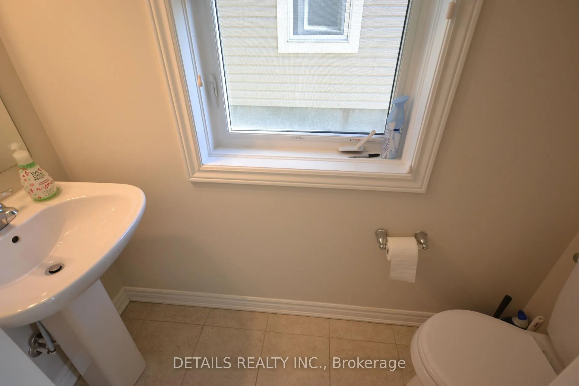 Photo 4 of 711 Juneberry Lane, Ottawa, Kanata - Emerald Meadows/Trailwest — HOMEH