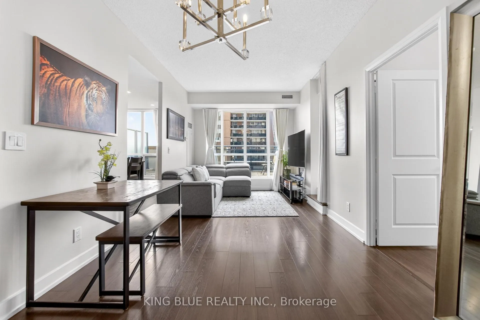 Photo 11 of Unit 310, 6 Eva Road, Etobicoke, Etobicoke West Mall — HOMEH