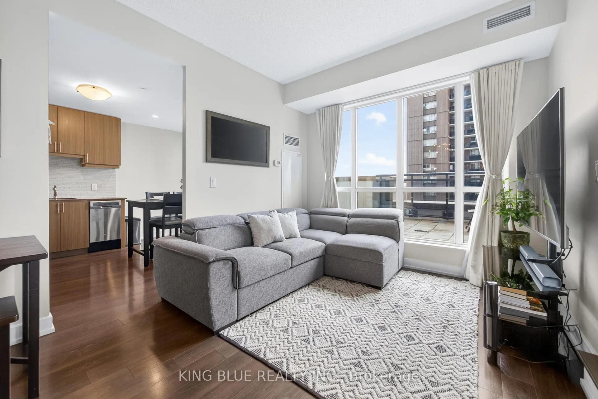 Photo 13 of Unit 310, 6 Eva Road, Etobicoke, Etobicoke West Mall — HOMEH