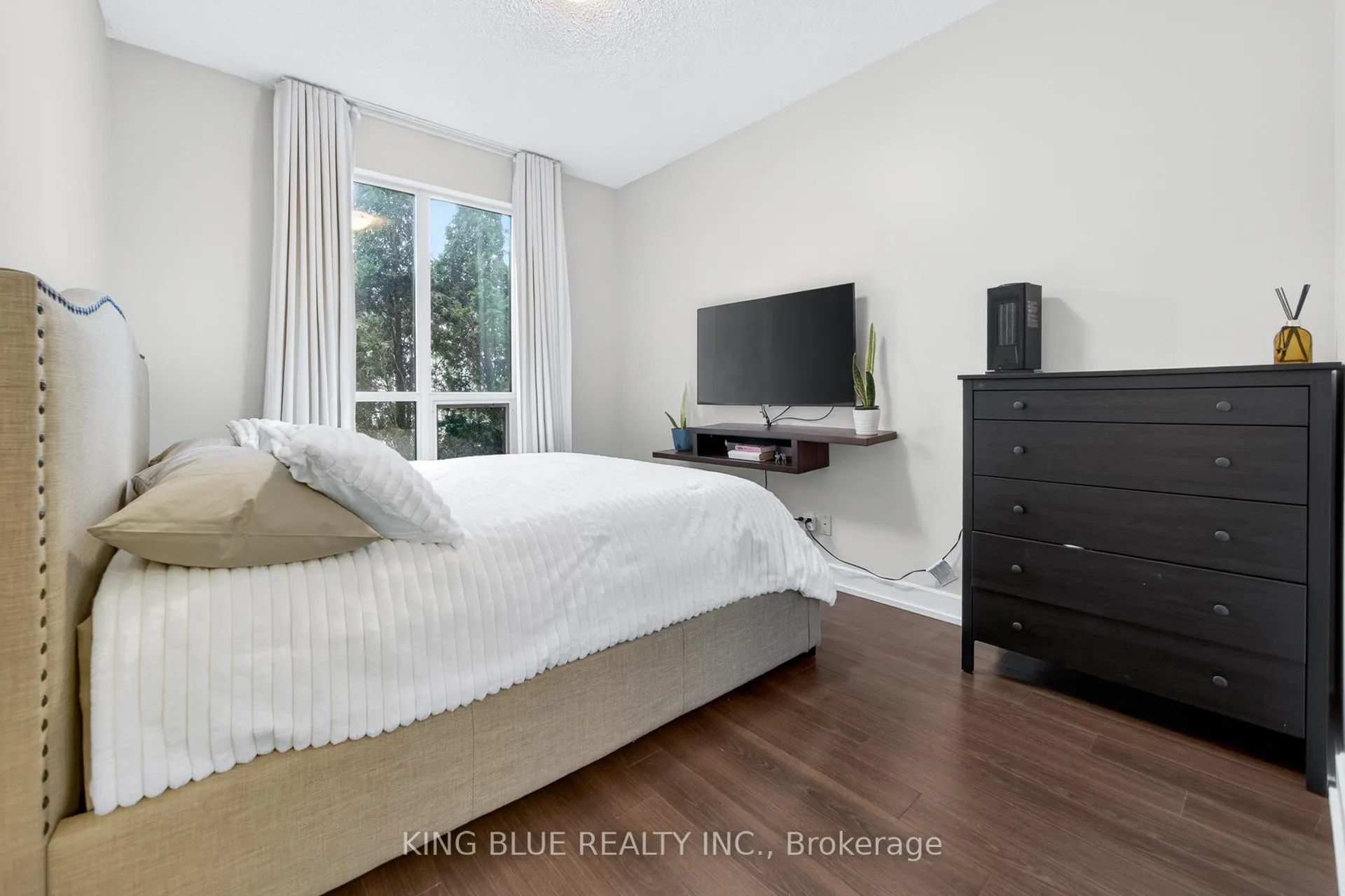 Photo 24 of Unit 310, 6 Eva Road, Etobicoke, Etobicoke West Mall — HOMEH