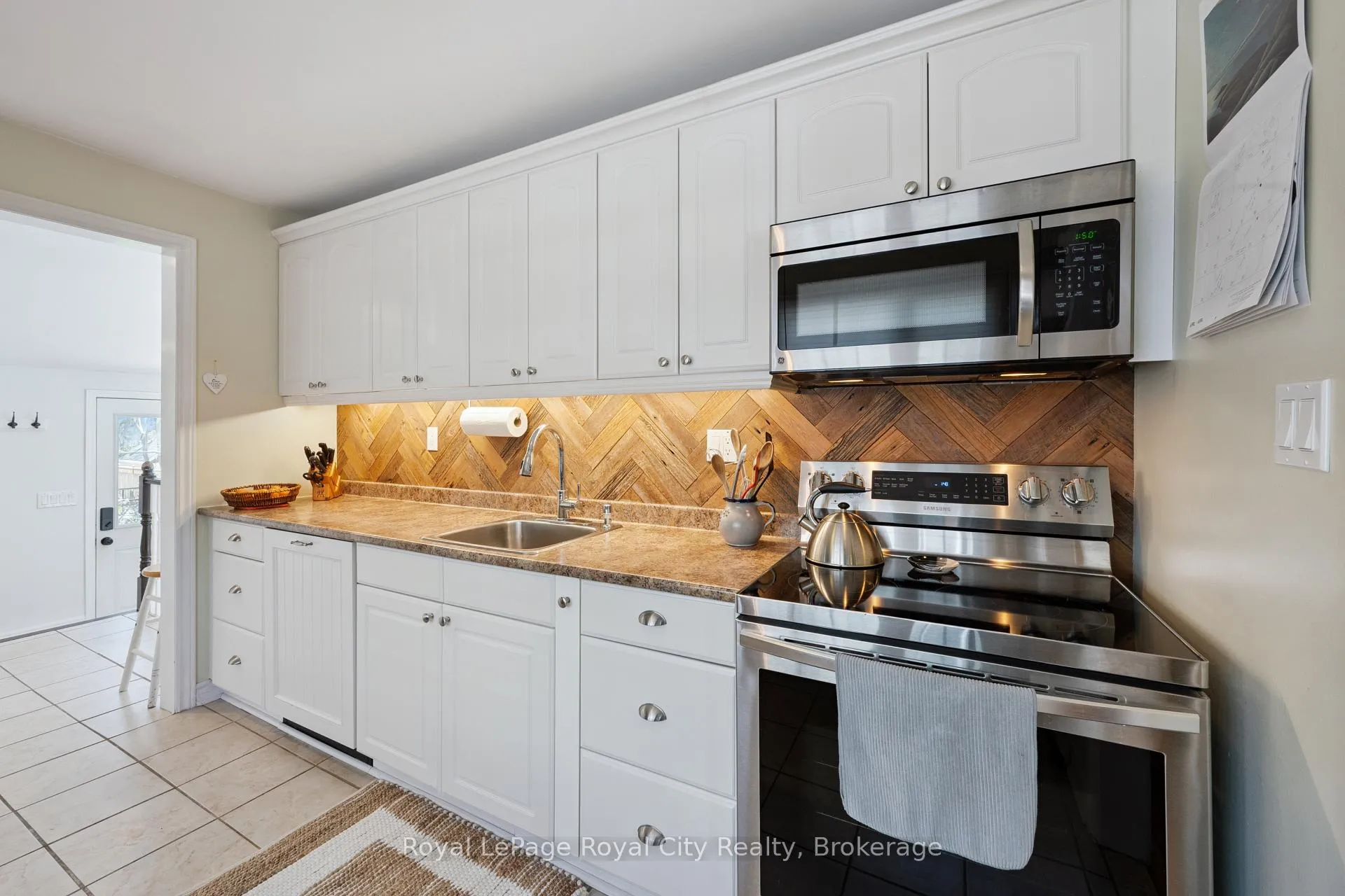 Photo 8 of 476 Paisley Road, Guelph, Junction/Onward Willow — HOMEH