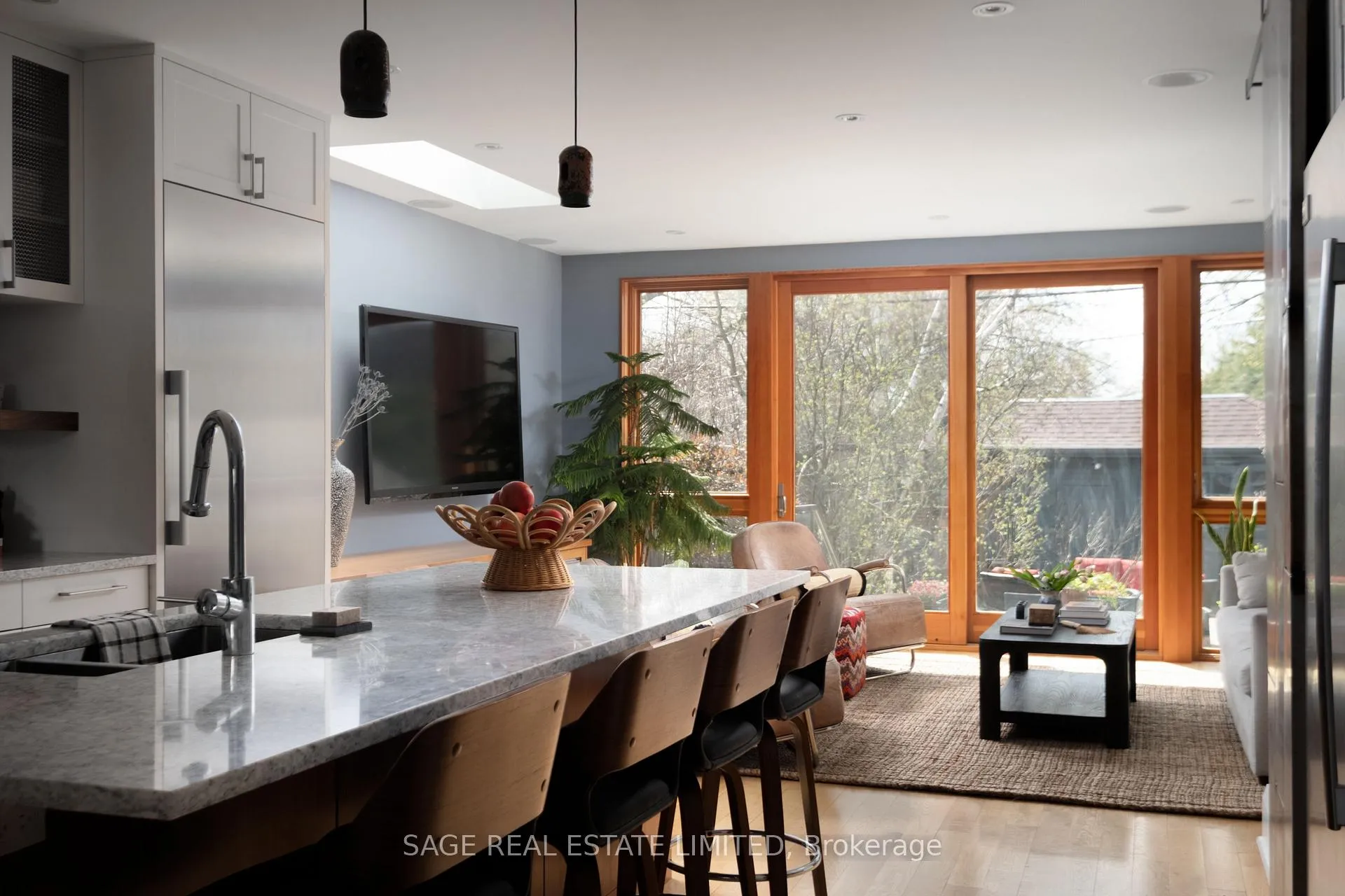Photo 4 of 127 Browning Avenue, Toronto, Playter Estates-Danforth — HOMEH