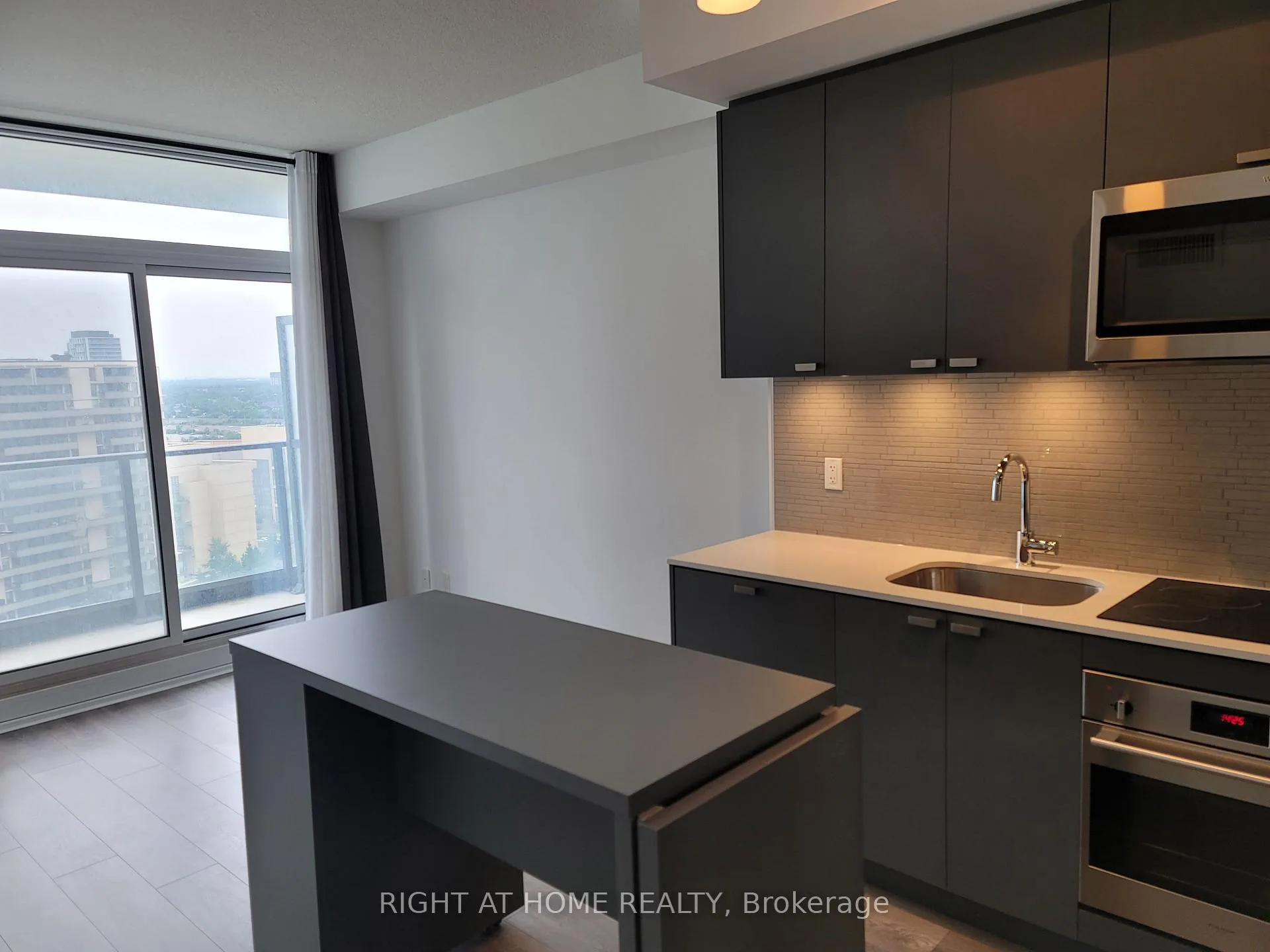 Photo 3 of Unit 1508, 56 Forest Manor Road, North York, Henry Farm — HOMEH