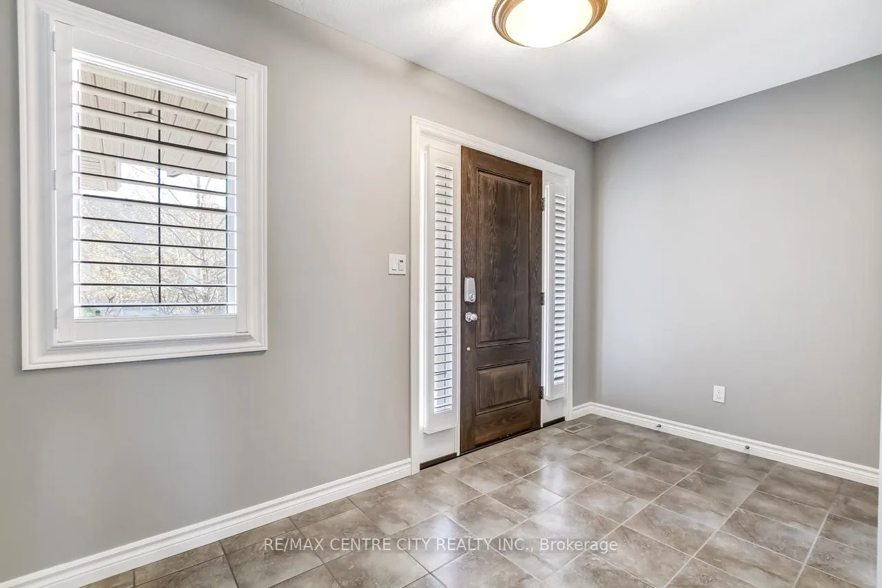 Photo 2 of Unit 5, 120 Southgate Parkway, St. Thomas — HOMEH