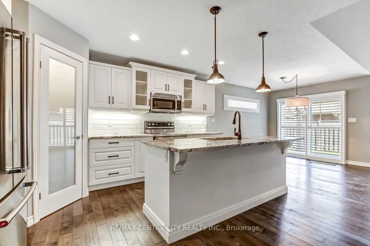 Photo 7 of Unit 5, 120 Southgate Parkway, St. Thomas — HOMEH