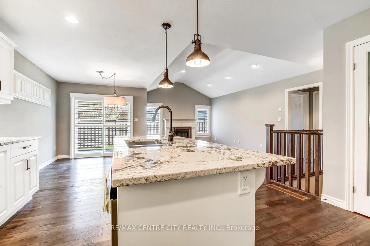 Photo 13 of Unit 5, 120 Southgate Parkway, St. Thomas — HOMEH
