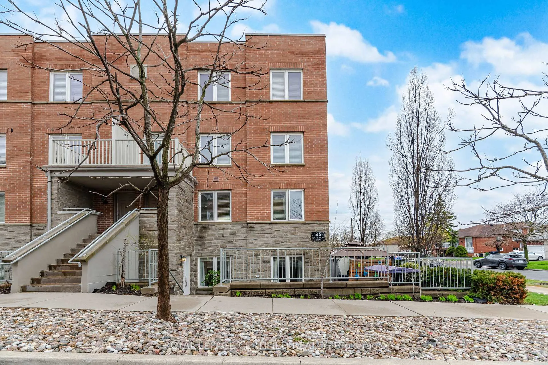 Photo 1 of Unit 101, 25 Richgrove Drive, Etobicoke, Willowridge-Martingrove-Richview — HOMEH