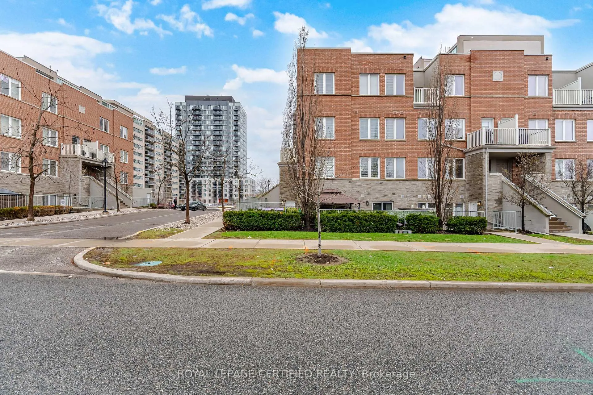 Photo 2 of Unit 101, 25 Richgrove Drive, Etobicoke, Willowridge-Martingrove-Richview — HOMEH