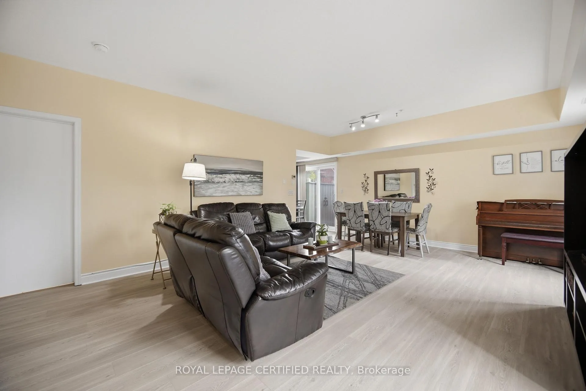Photo 7 of Unit 101, 25 Richgrove Drive, Etobicoke, Willowridge-Martingrove-Richview — HOMEH