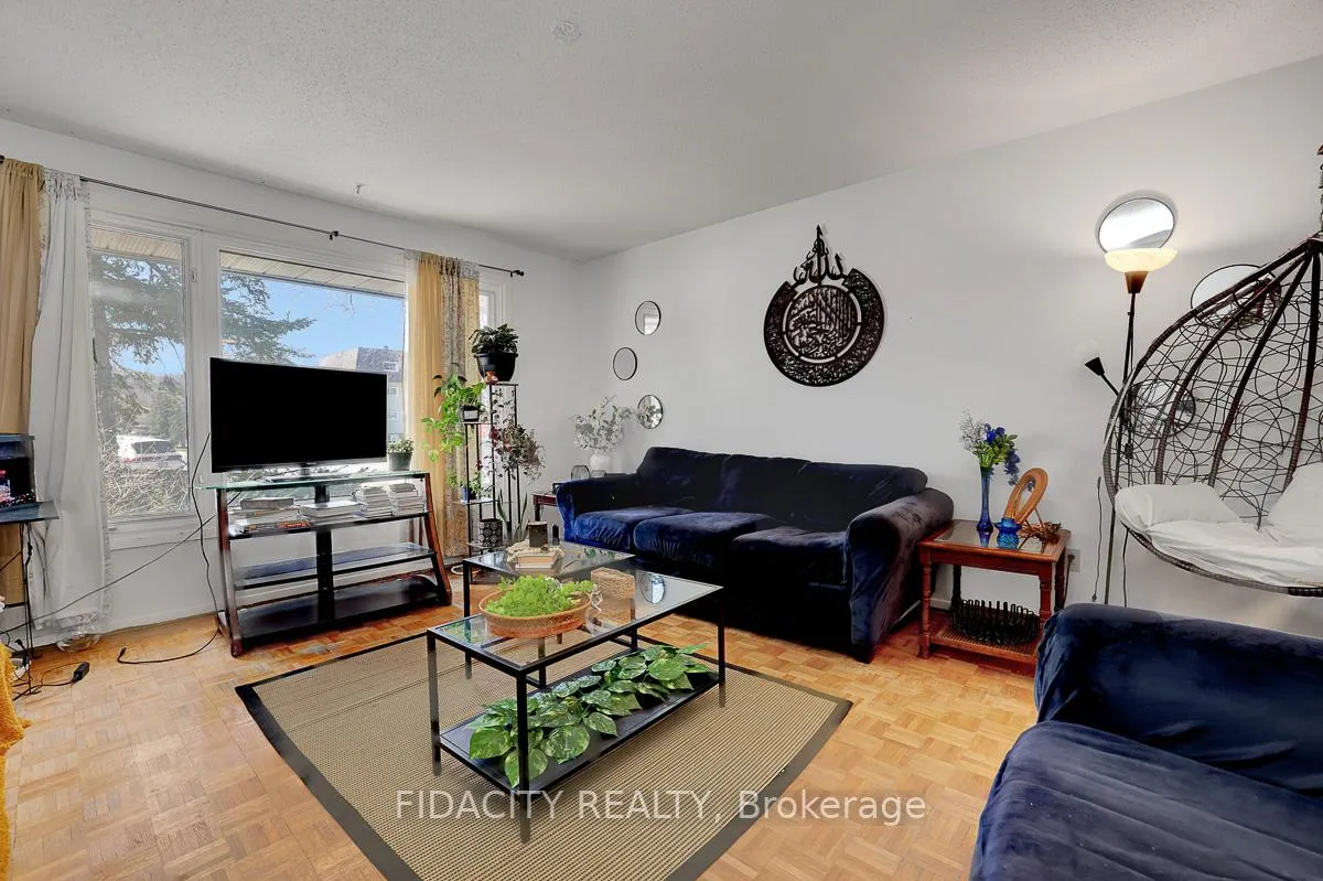 Photo 5 of 2336 Ogilvie Road, Ottawa, Beacon Hill North — HOMEH