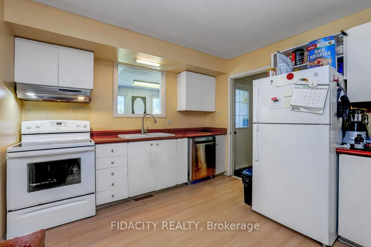 Photo 8 of 2336 Ogilvie Road, Ottawa, Beacon Hill North — HOMEH
