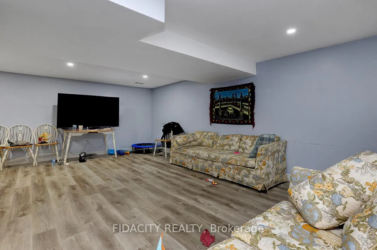 Photo 10 of 2336 Ogilvie Road, Ottawa, Beacon Hill North — HOMEH