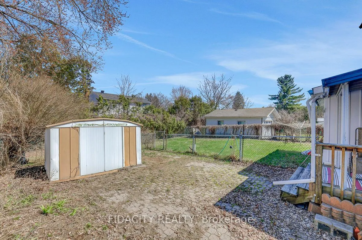 Photo 13 of 2336 Ogilvie Road, Ottawa, Beacon Hill North — HOMEH