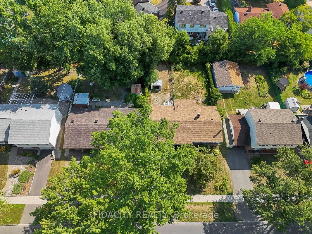 Photo 14 of 2336 Ogilvie Road, Ottawa, Beacon Hill North — HOMEH