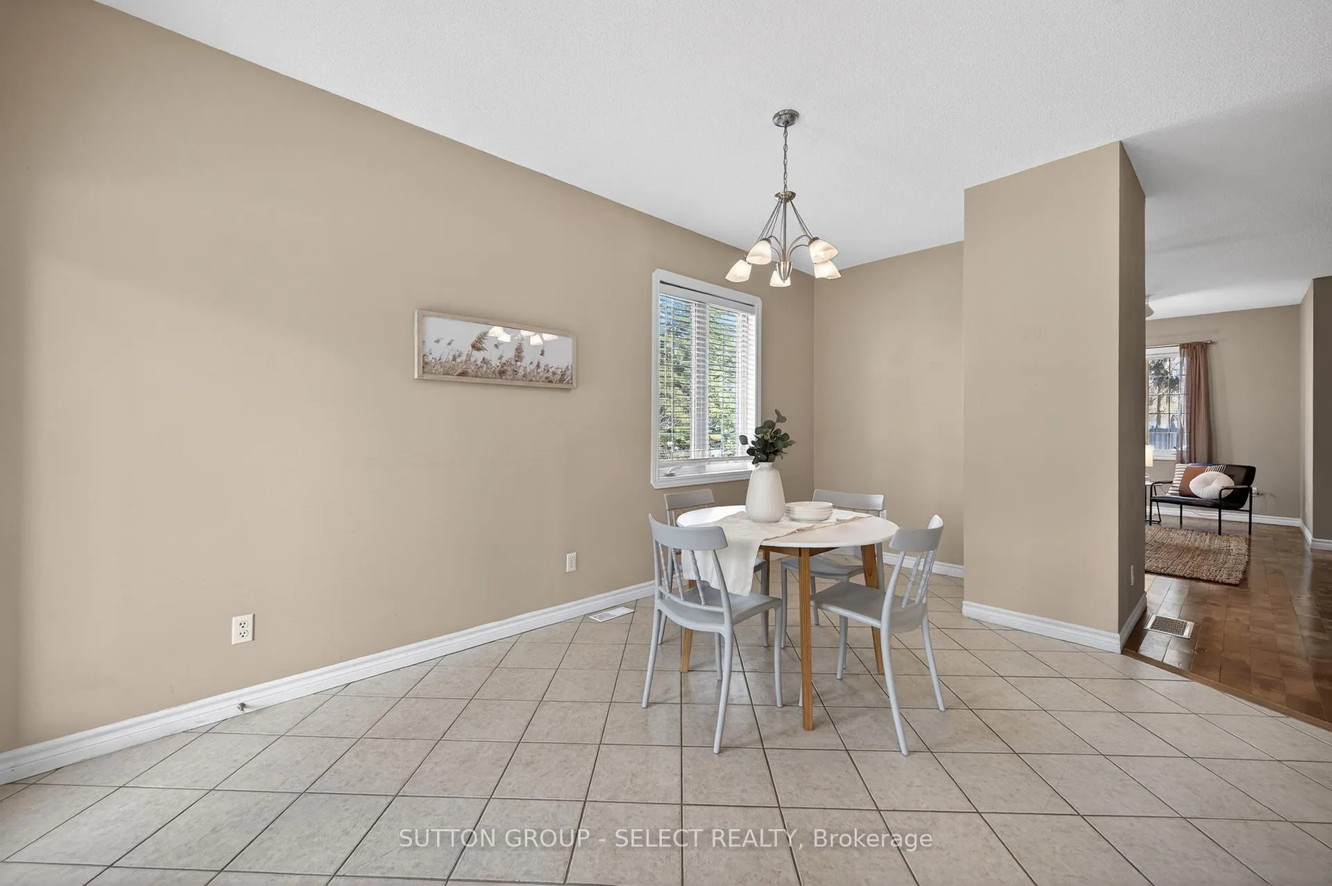Photo 10 of 99 Duchess Avenue, Lucan Biddulph, Lucan — HOMEH