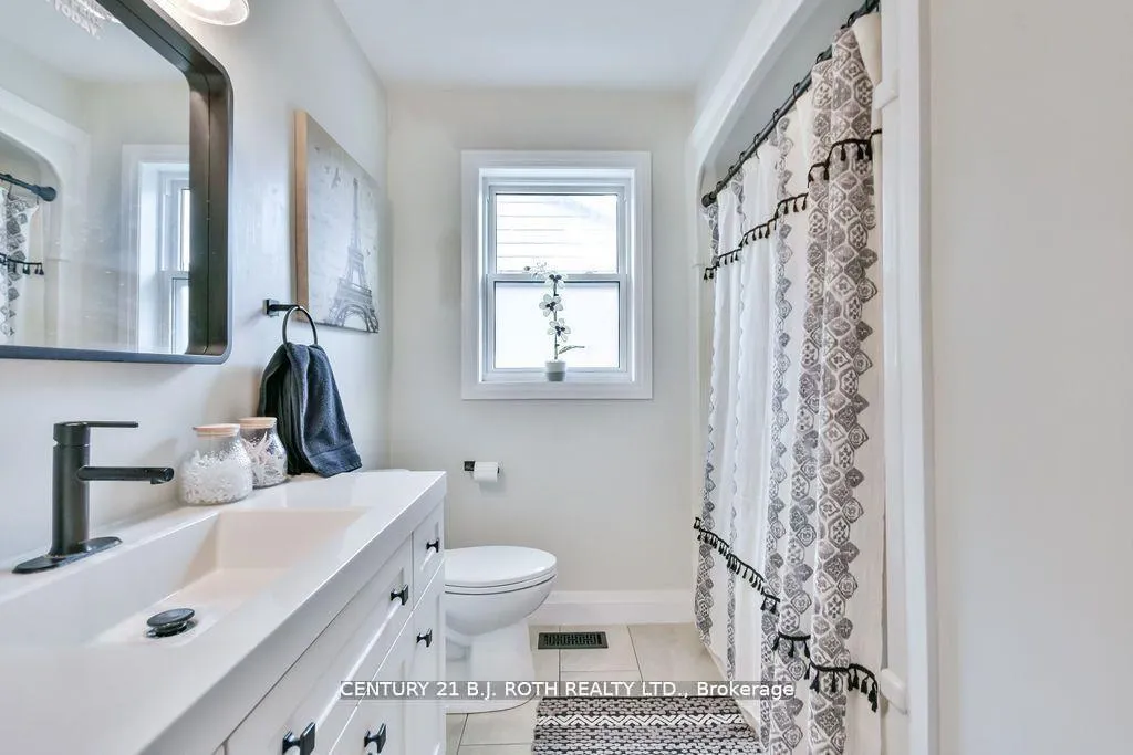 Photo 13 of 108 Nelson Street, Barrie, Codrington — HOMEH