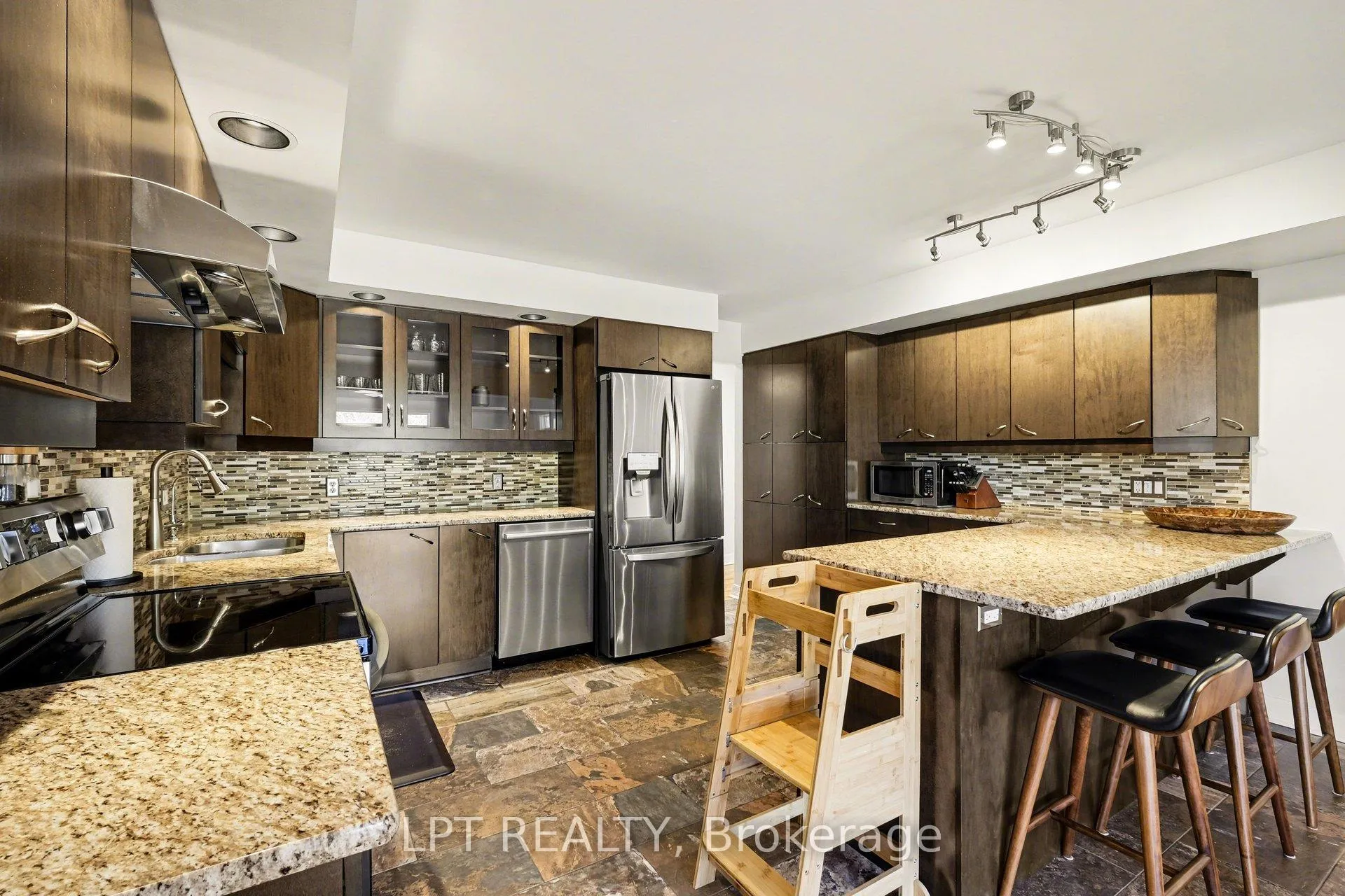 Photo 11 of 8297 Nashdale Drive, Ottawa, Osgoode Twp North of Reg Rd 6 — HOMEH