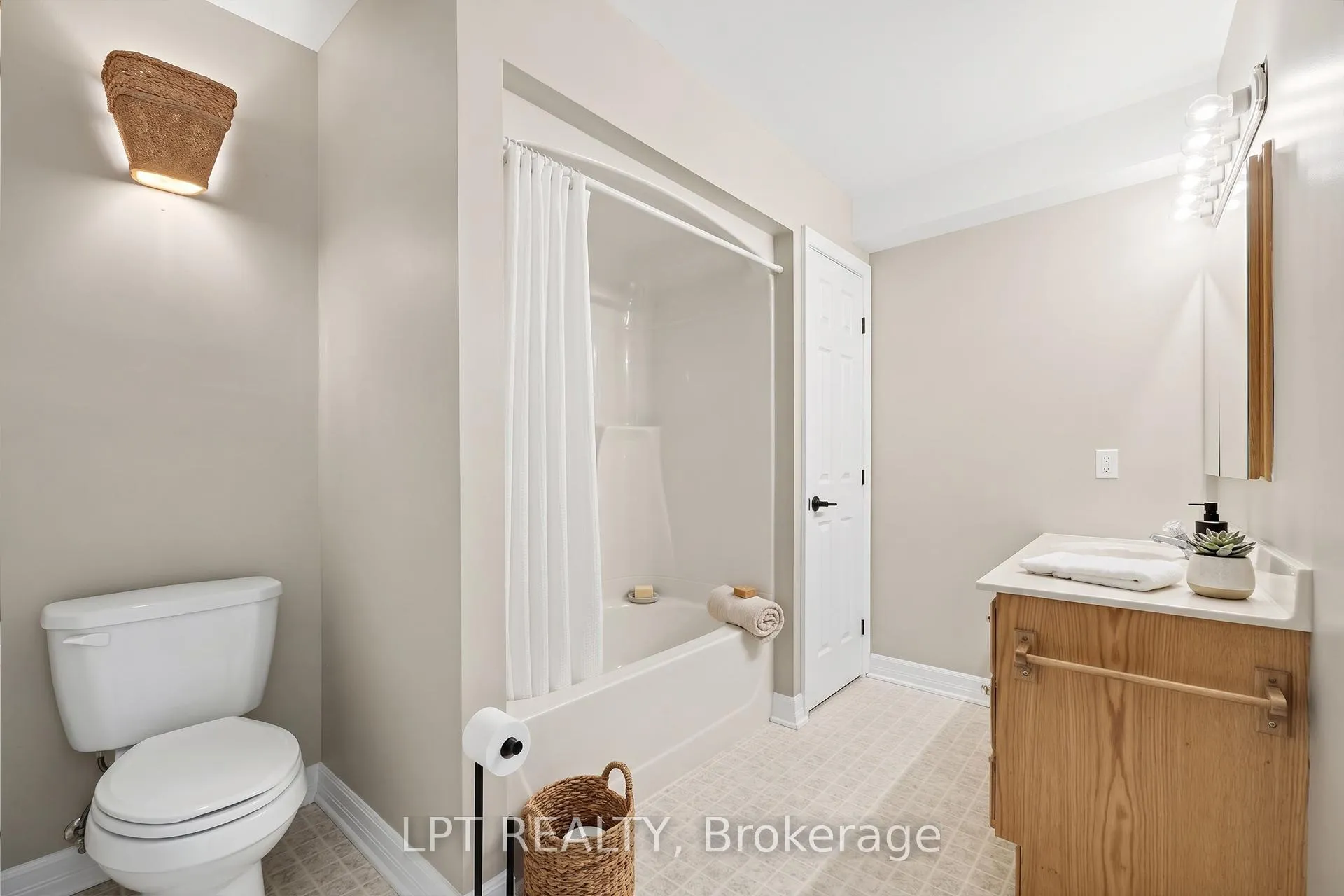 Photo 31 of 8297 Nashdale Drive, Ottawa, Osgoode Twp North of Reg Rd 6 — HOMEH