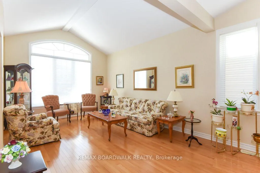 Photo 6 of 1861 Mickelberry Crescent, Ottawa, Notting Hill/Summerside — HOMEH