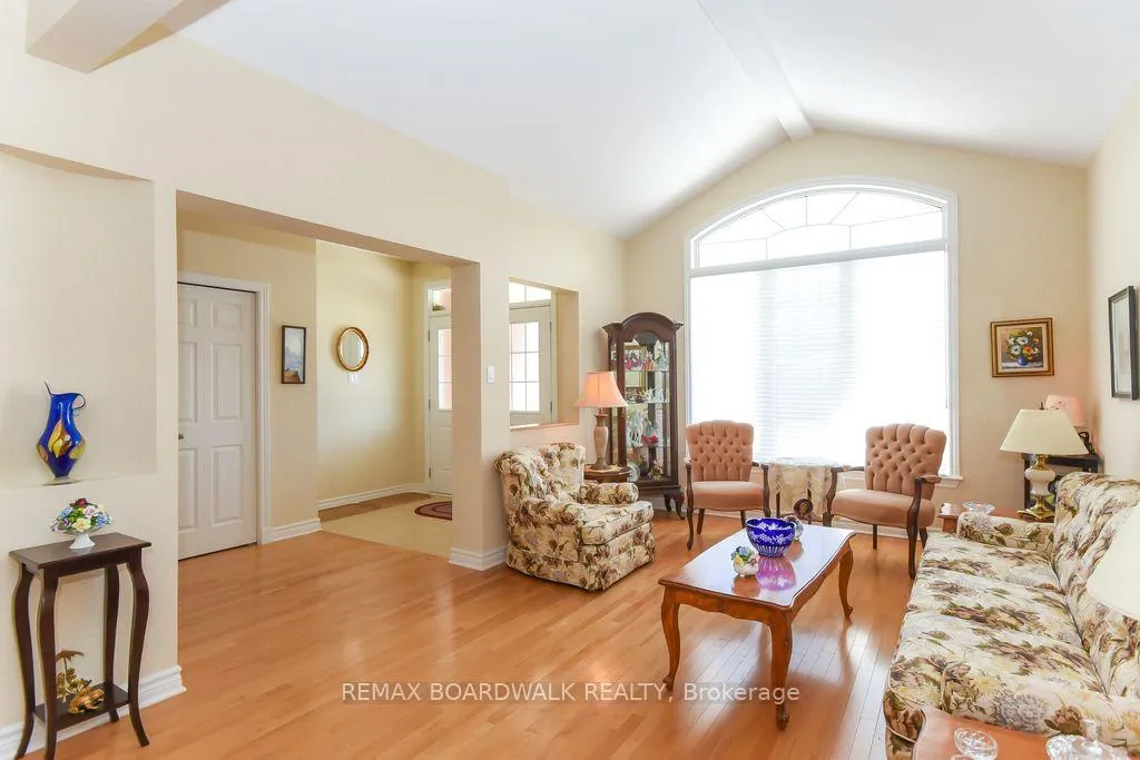 Photo 7 of 1861 Mickelberry Crescent, Ottawa, Notting Hill/Summerside — HOMEH