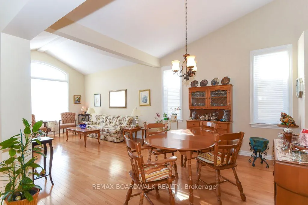 Photo 12 of 1861 Mickelberry Crescent, Ottawa, Notting Hill/Summerside — HOMEH