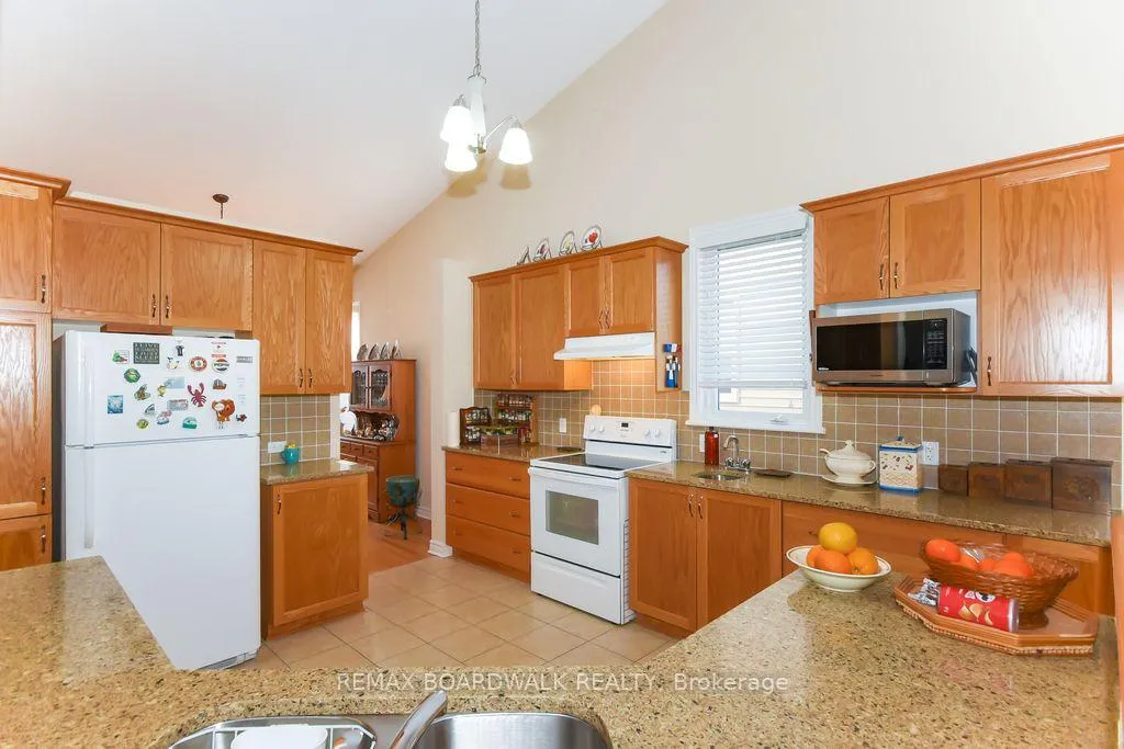 Photo 16 of 1861 Mickelberry Crescent, Ottawa, Notting Hill/Summerside — HOMEH