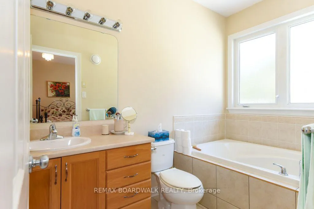 Photo 32 of 1861 Mickelberry Crescent, Ottawa, Notting Hill/Summerside — HOMEH