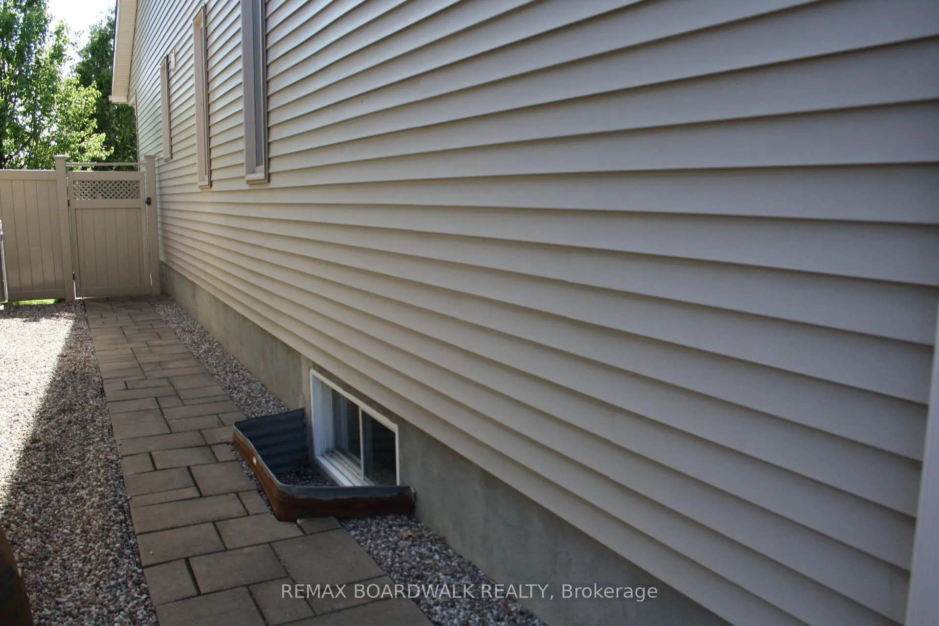 Photo 34 of 1861 Mickelberry Crescent, Ottawa, Notting Hill/Summerside — HOMEH