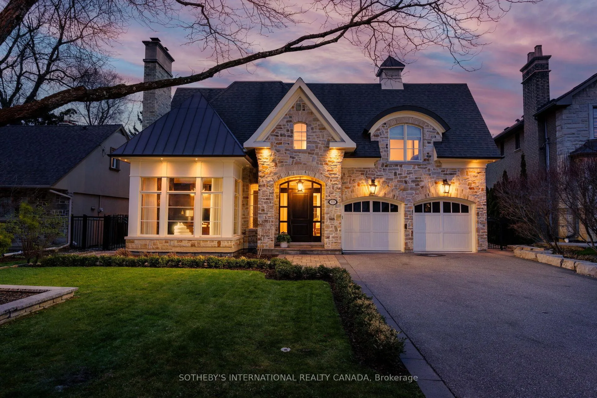 Photo 1 of 122 Wimbleton Road, Etobicoke, Edenbridge-Humber Valley — HOMEH