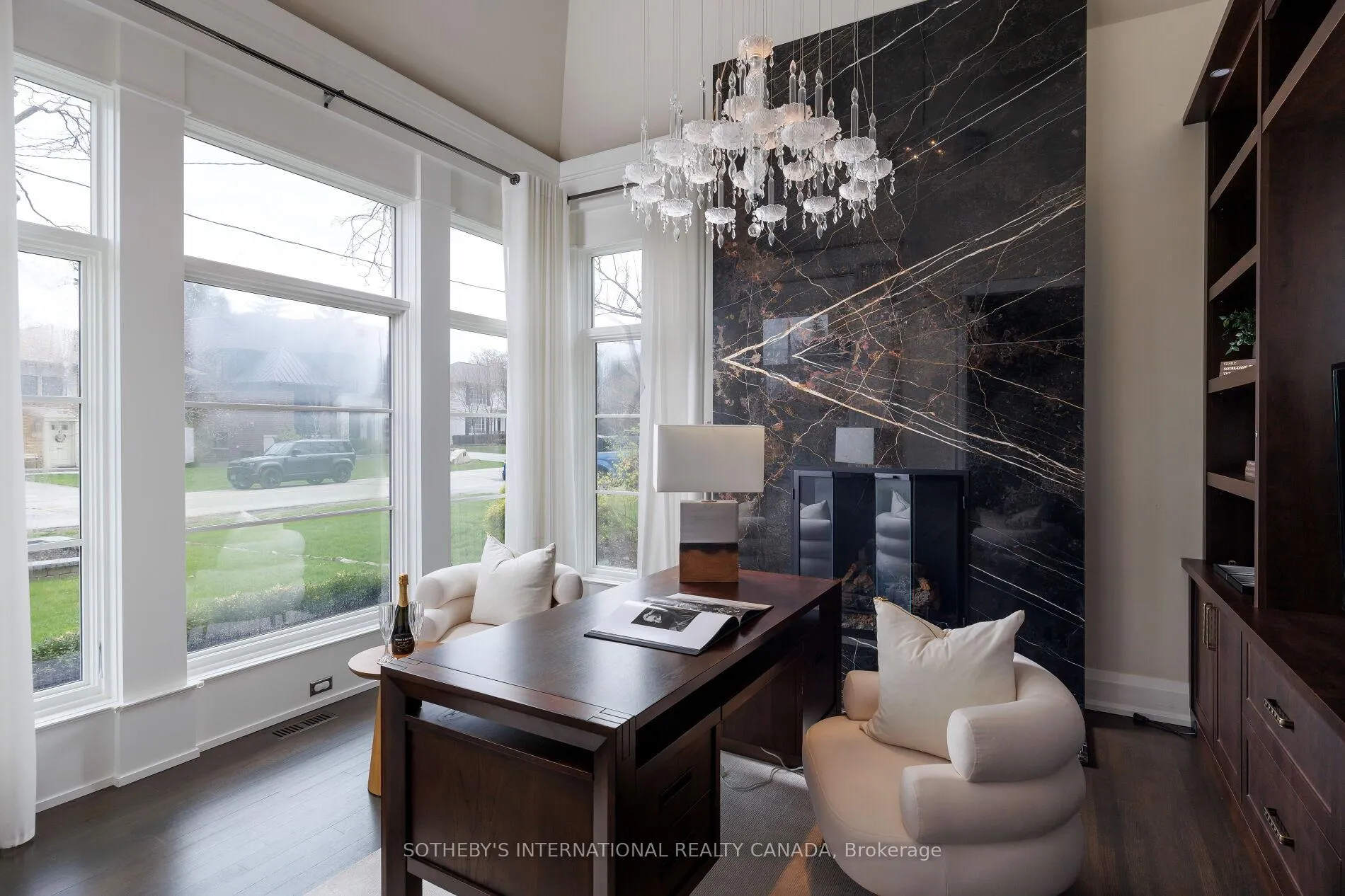 Photo 3 of 122 Wimbleton Road, Etobicoke, Edenbridge-Humber Valley — HOMEH