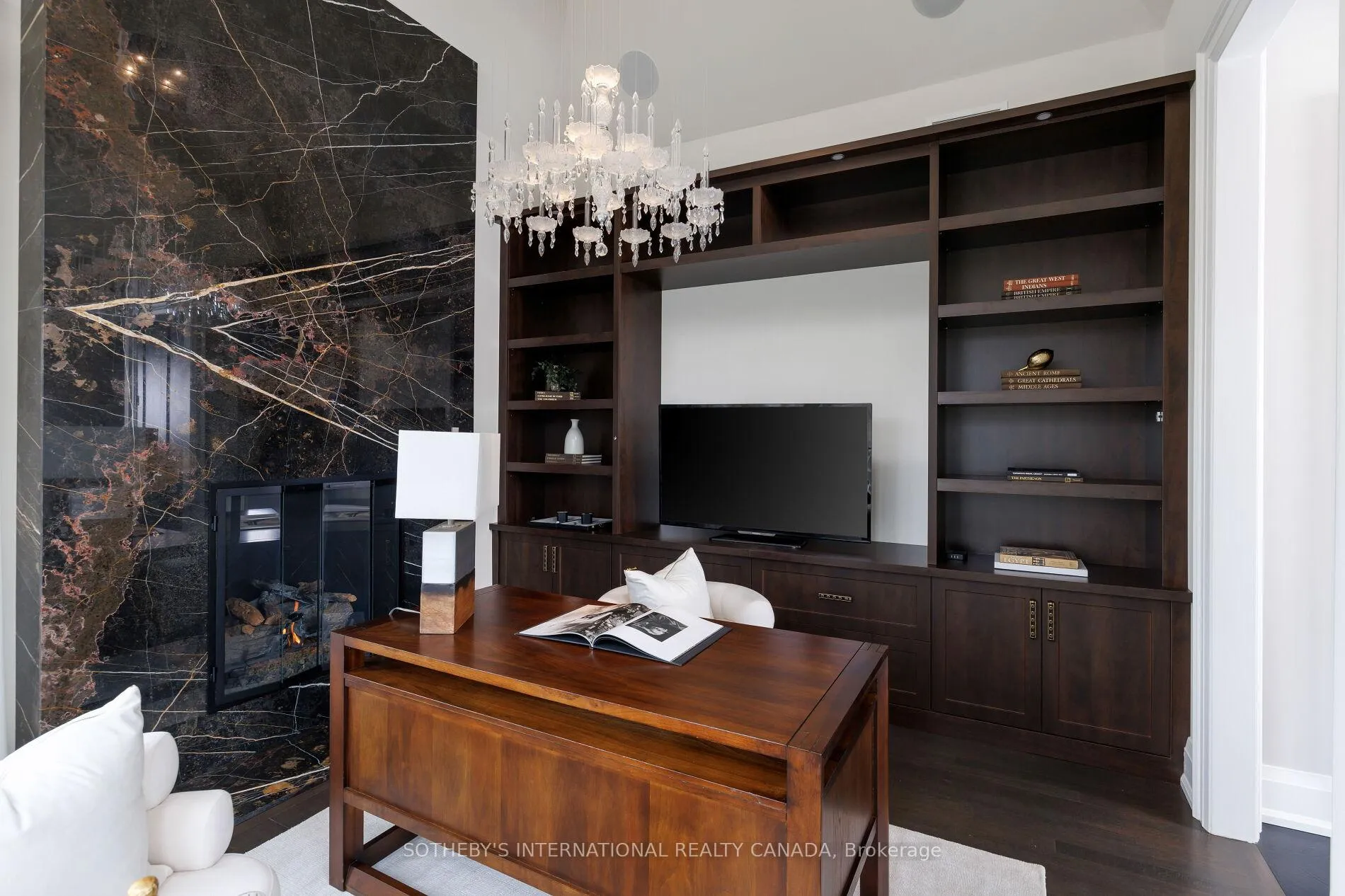 Photo 4 of 122 Wimbleton Road, Etobicoke, Edenbridge-Humber Valley — HOMEH