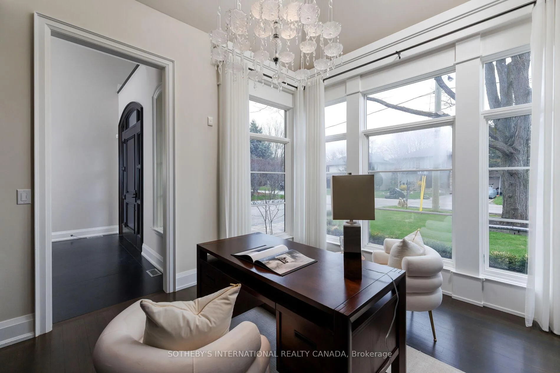 Photo 5 of 122 Wimbleton Road, Etobicoke, Edenbridge-Humber Valley — HOMEH