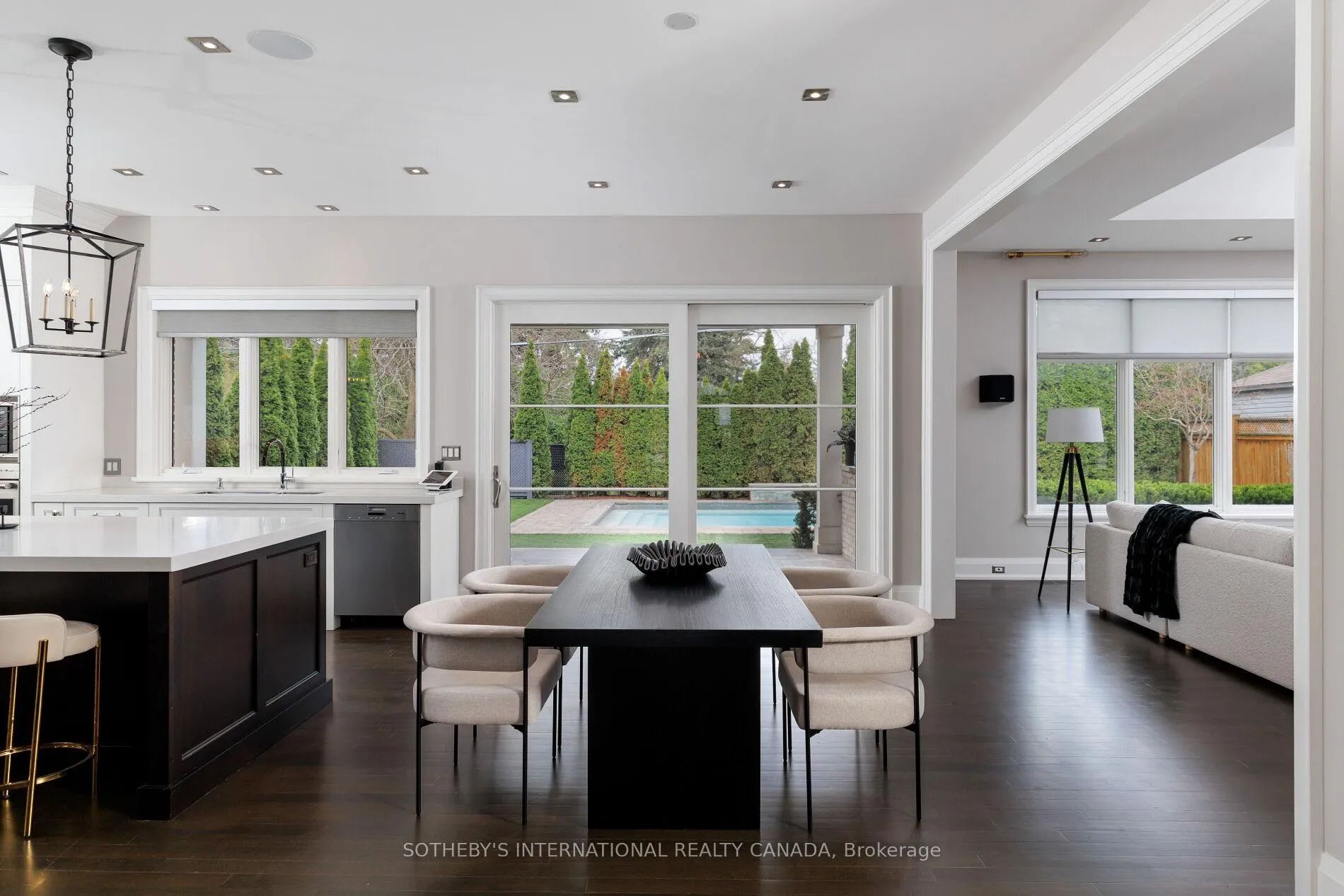 Photo 7 of 122 Wimbleton Road, Etobicoke, Edenbridge-Humber Valley — HOMEH