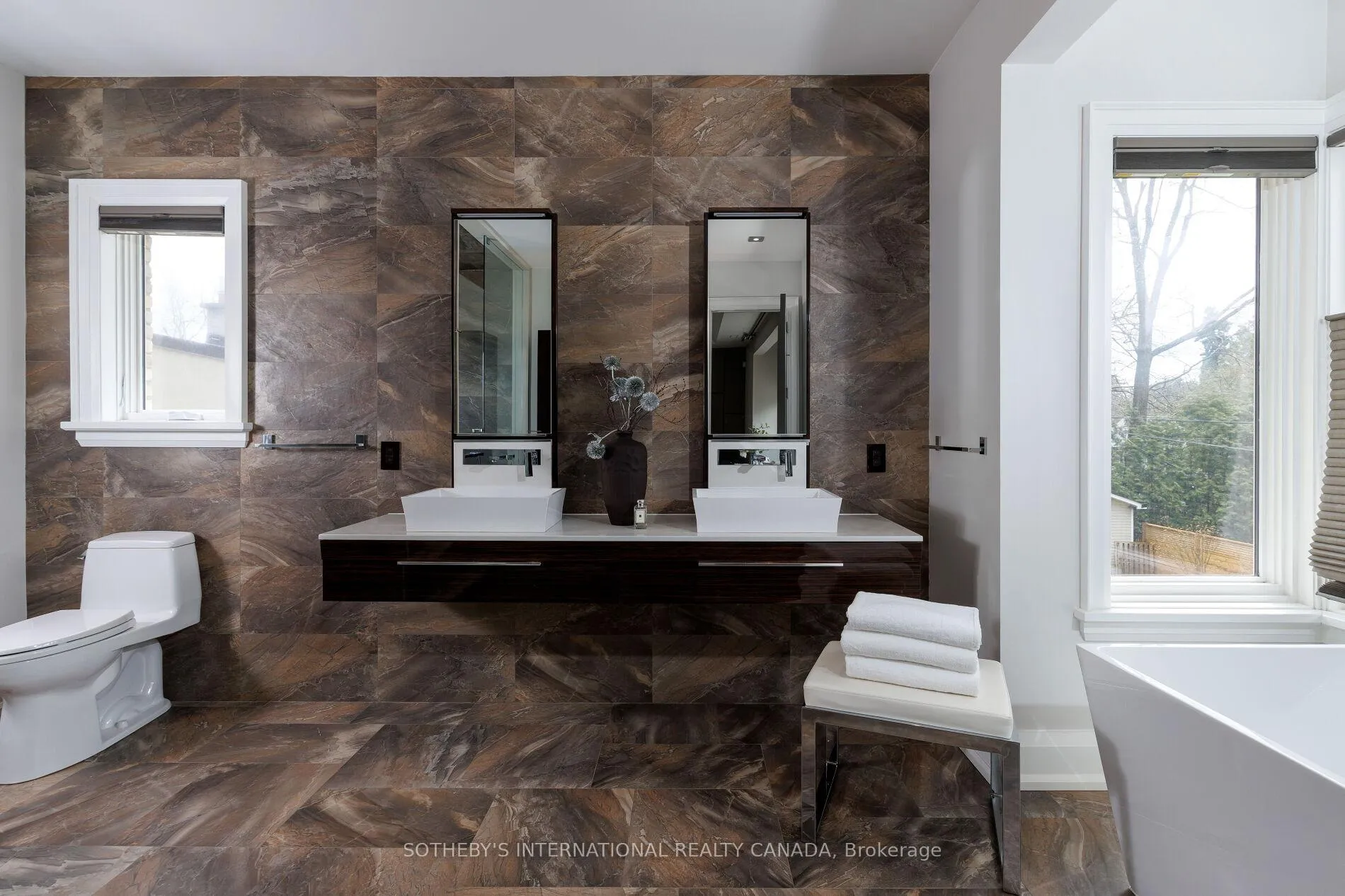 Photo 21 of 122 Wimbleton Road, Etobicoke, Edenbridge-Humber Valley — HOMEH