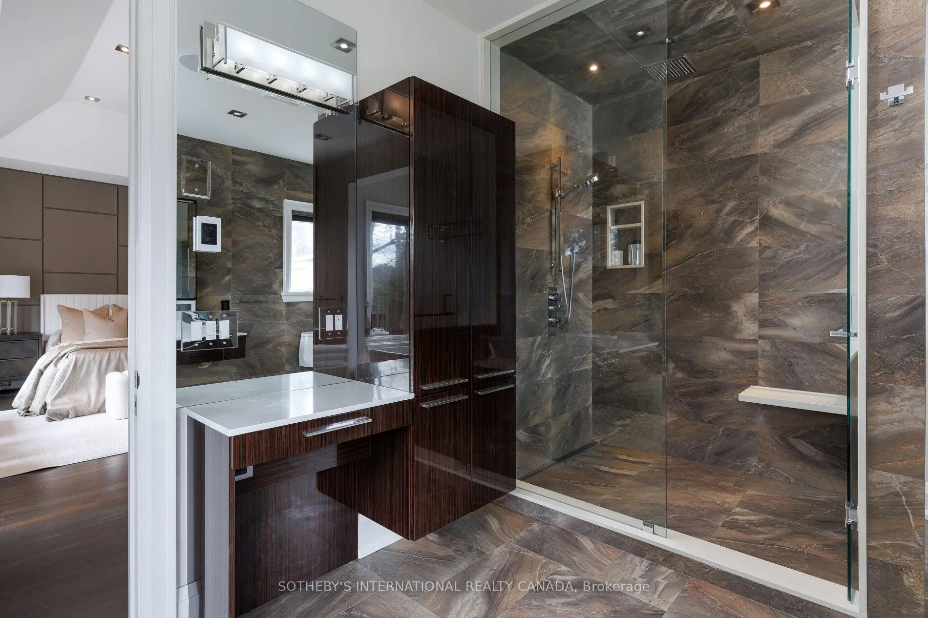 Photo 22 of 122 Wimbleton Road, Etobicoke, Edenbridge-Humber Valley — HOMEH