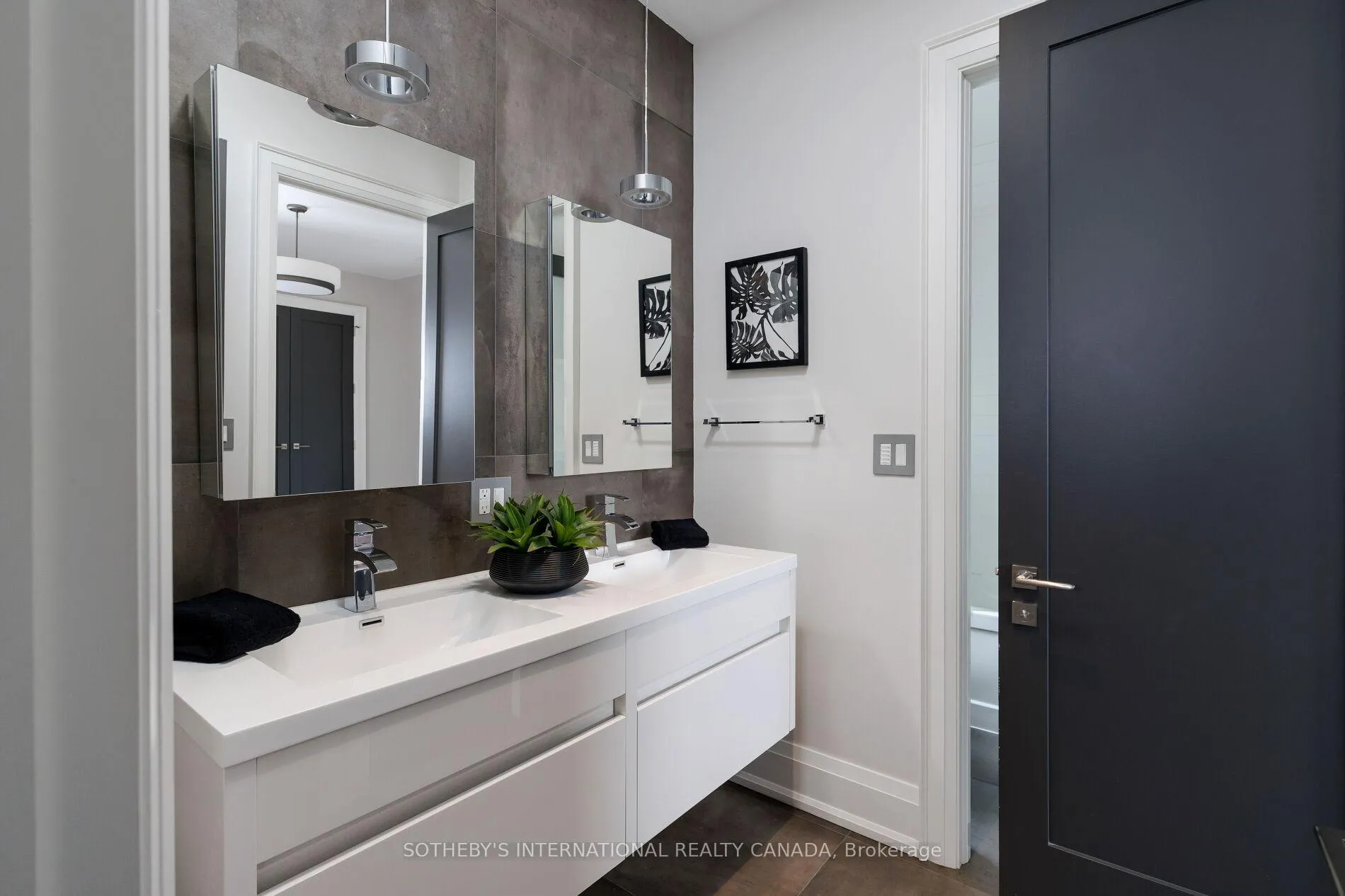 Photo 29 of 122 Wimbleton Road, Etobicoke, Edenbridge-Humber Valley — HOMEH