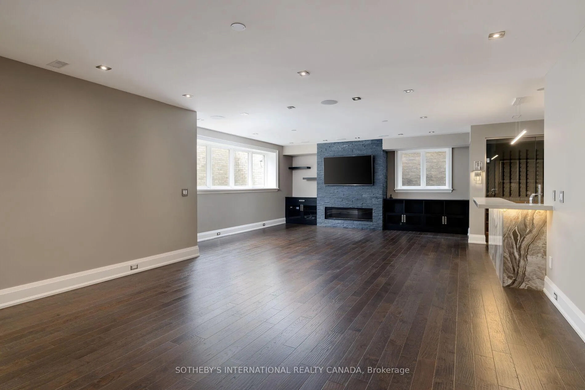 Photo 36 of 122 Wimbleton Road, Etobicoke, Edenbridge-Humber Valley — HOMEH