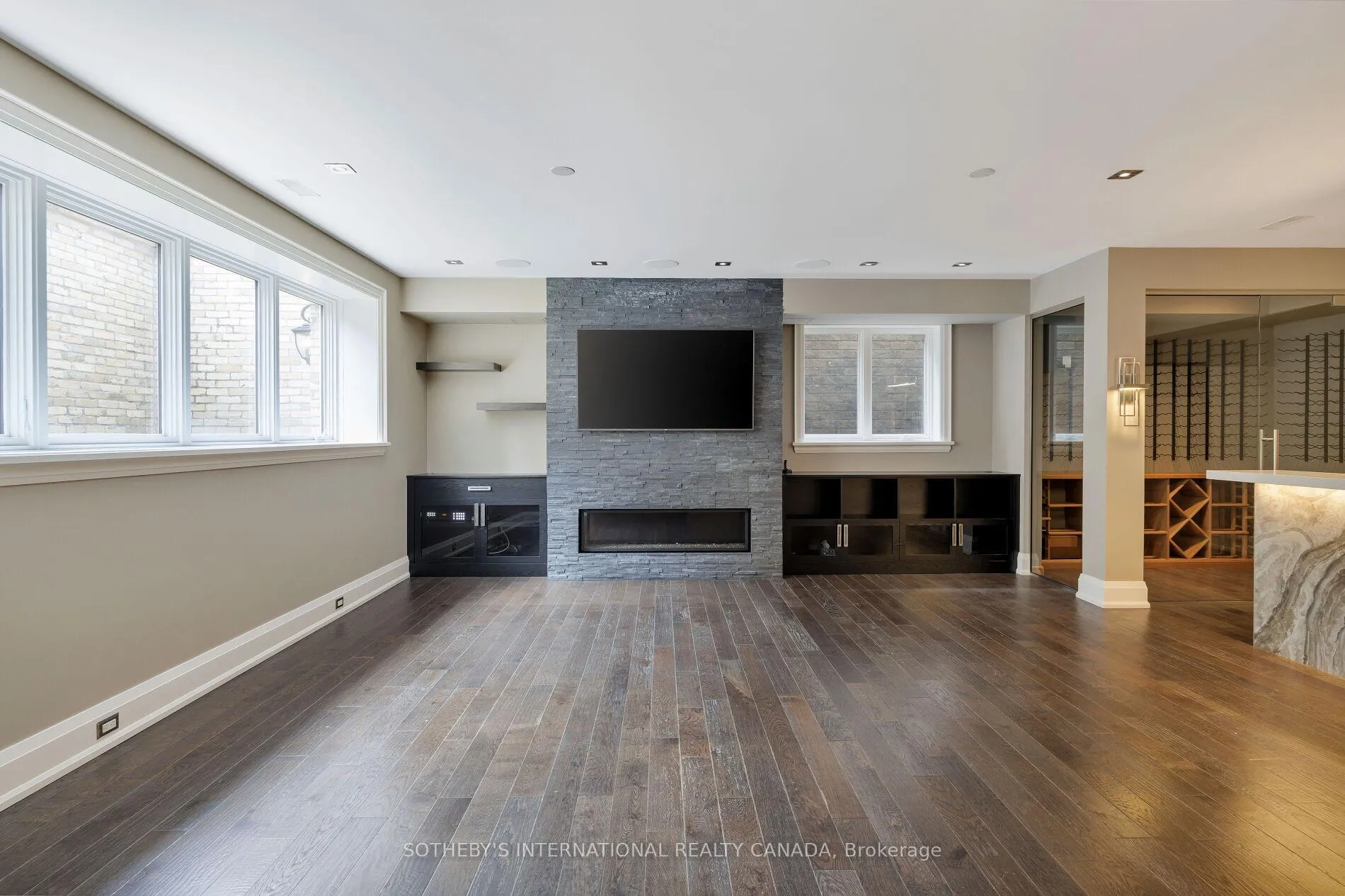 Photo 37 of 122 Wimbleton Road, Etobicoke, Edenbridge-Humber Valley — HOMEH
