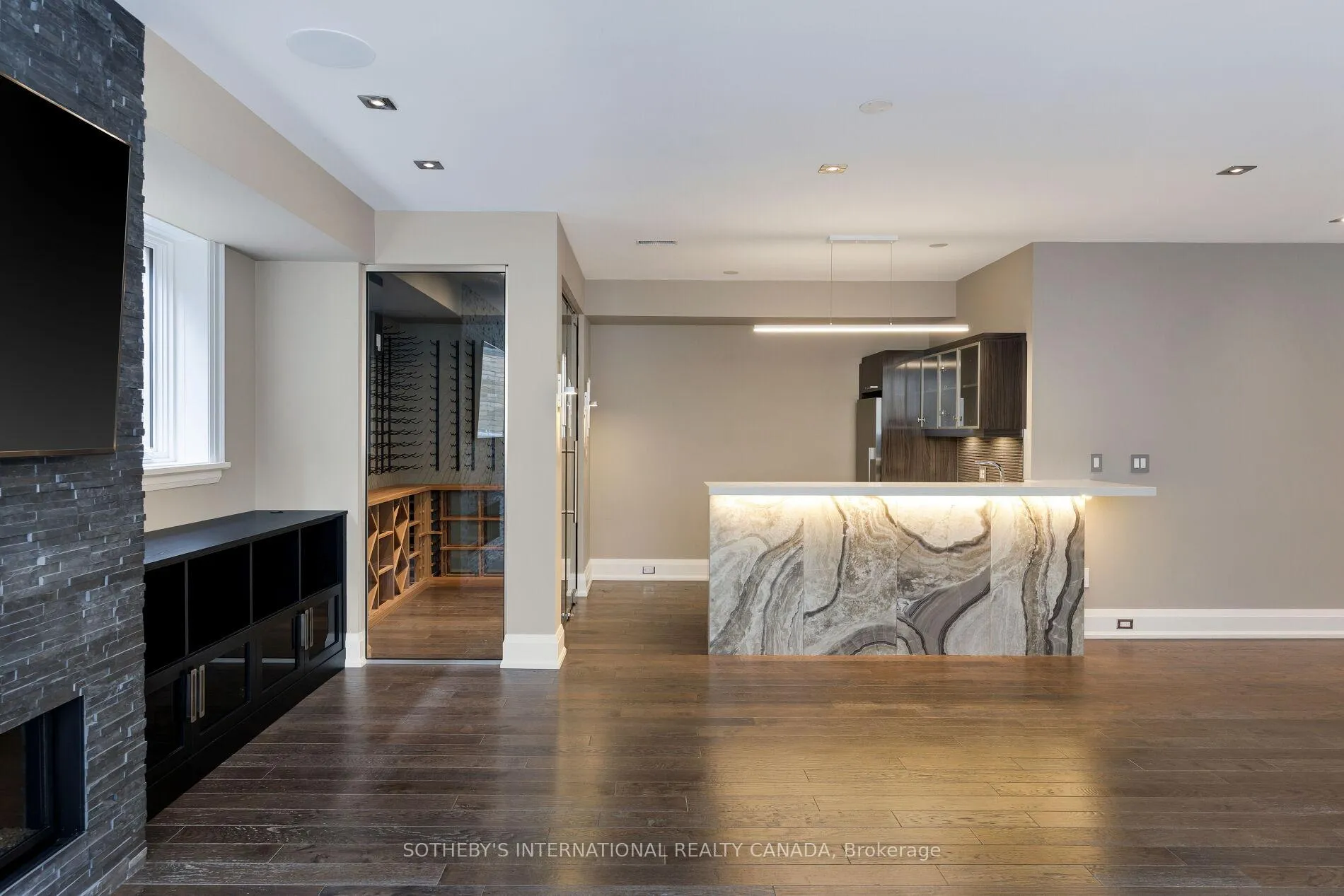 Photo 38 of 122 Wimbleton Road, Etobicoke, Edenbridge-Humber Valley — HOMEH