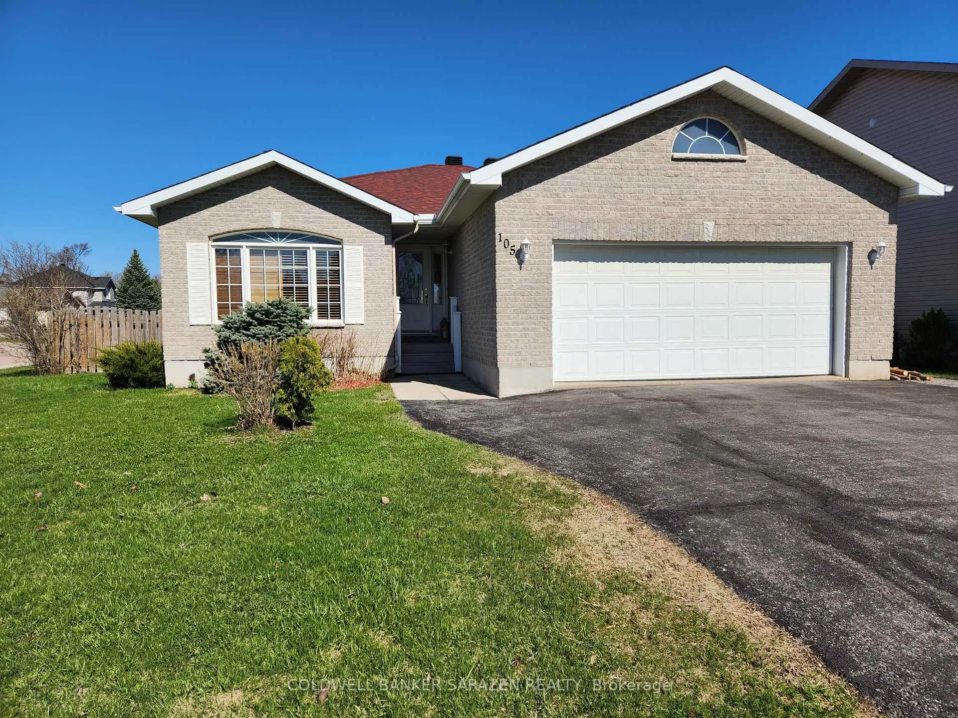 Photo 5 of 105 Mclachlin Street S, Arnprior — HOMEH