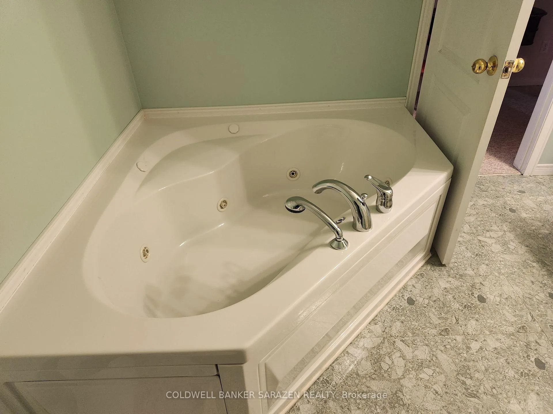 Photo 17 of 105 Mclachlin Street S, Arnprior — HOMEH