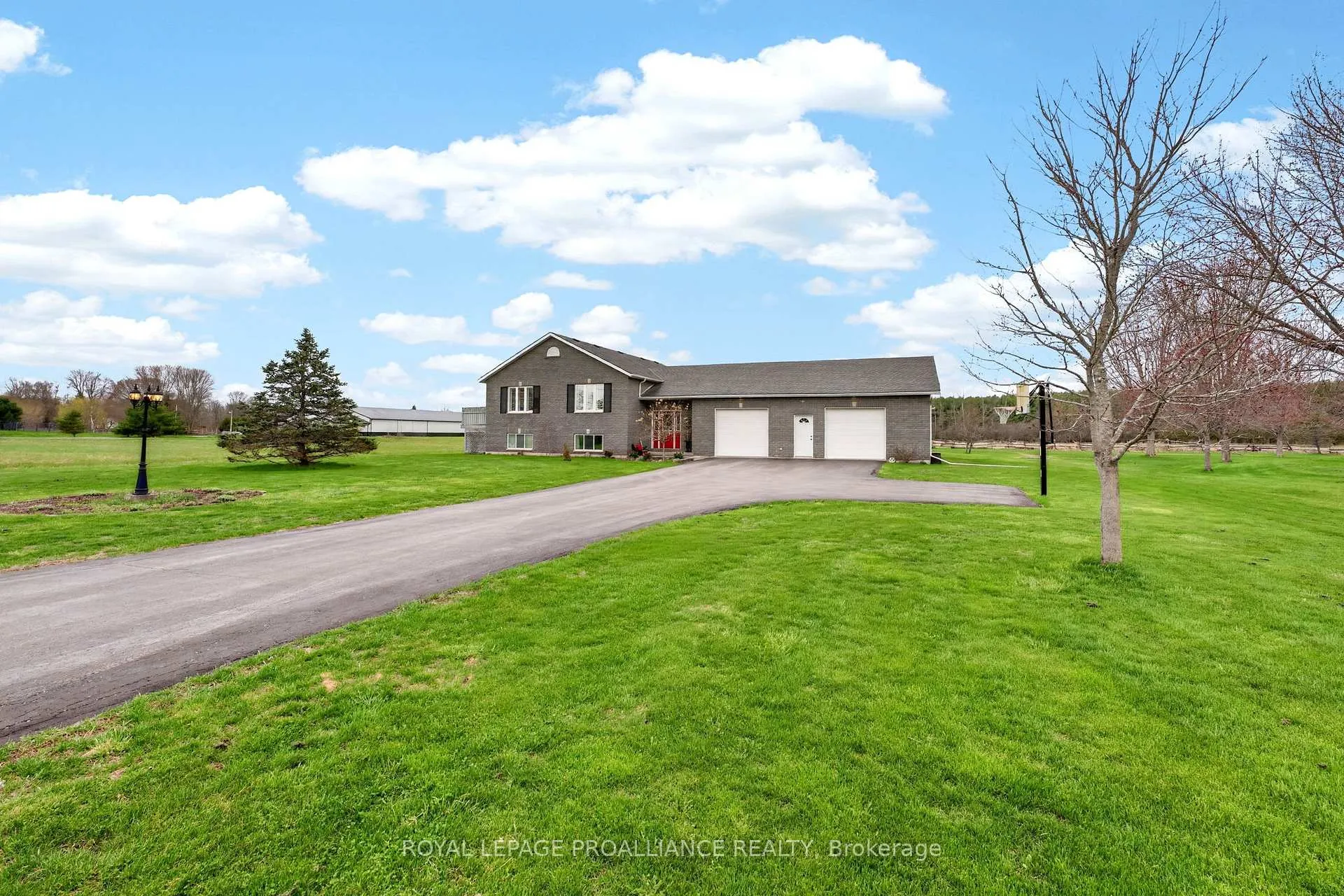 Photo 2 of 75 Homan Road, Belleville, Thurlow Ward — HOMEH
